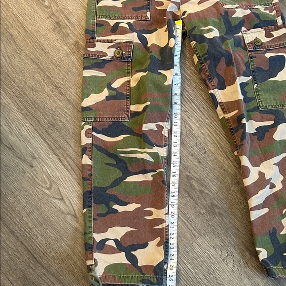 Urban Outfitters Camo Pants - Picture 7 of 9